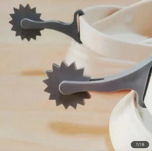 2 Pcs Shoe Spurs Made To Fit Crocs Grey Plastic Spurs That Spin - Picture 1 of 5