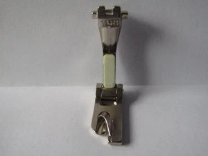 BERNINA  ROLLED SHELL HEMMER     No 168 - Picture 1 of 2