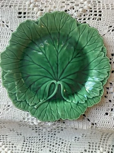 4 Antique Wedgwood of Etruria & Barlaston Majolica Green Cabbage Leaf Plate 8” - Picture 1 of 3