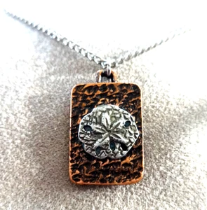 HAMMERED COPPER PEWTER SAND DOLLAR PENDANT NECKLACE FORT 1979 OCEAN SEA SHELL - Picture 1 of 9