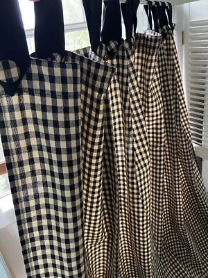 "Cortinas con lengüeta de guinga negras y beige JC Penney Home 80"" L 2 paneles" Foto 1 de 4