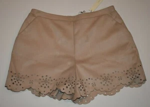 Neu mit Etikett Lauren Conrad LC Lasercut Wildleder Jakobsmuschel Shorts, Farbe Ntrl Blush, Gr. S oder XL - Bild 1 von 10