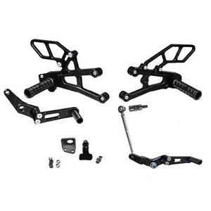 TRIUMPH 2020-2022 765 DAYTONA MOTO 2 WOODCRAFT REARSETS - COMPLETE KIT - Foto 1 di 6