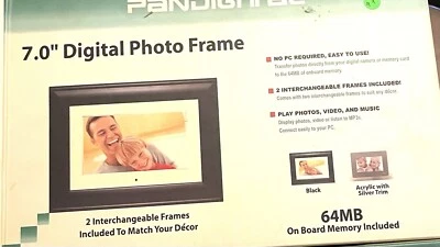 Pandigital 7.0 Digital Photo Frame - 2 Interchangeable frames (Missing Remote) - Image 1 of 4