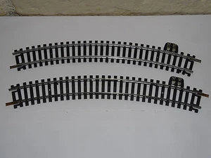 LIMA LOT DE 2 RAILS COURBES D'ALIMENTATIONS R360 36° EN ACIER HO - Picture 1 of 1