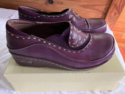 Zuecos sin cordones de cuero L'Artiste Spring Step Burbank púrpura 41 EE. UU. 9,5 10 NUEVOS EN CAJA NUEVOS Foto 1 de 4
