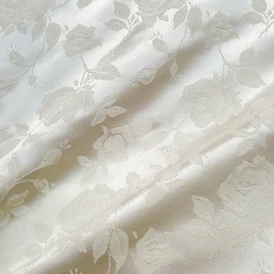 Tapicería de tela jacquard brocado marfil rosa real 58" por yarda - Imagen 1 de 3