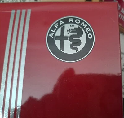 Eau de Toilette Alpha Romeo rojo Foto 1 de 4