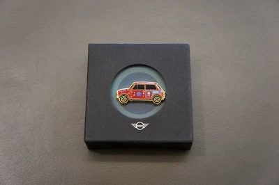NIB Genuine MINI Cooper For George Harrison Collectible Enamel Lapel Pin Badge - Imagem 1 de 4