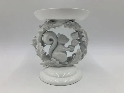 Candelabro Bath & Body Works 2022 pedestal de bellota ardilla y hoja 3 mechas #19 Foto 1 de 4