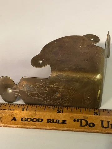 2-corners for Wicker Trunk Chest box Brass Hardware(BEE3203) Cover