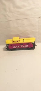 d1 (HO) Vintage TYCO Rock Island caboose-w/man on back - Picture 1 of 5