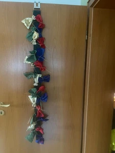 VertikalerAdventskalender zum Befüllen,24mehrfarbige Säckchen,z.B.Tür aufhängen  - Bild 1 von 5