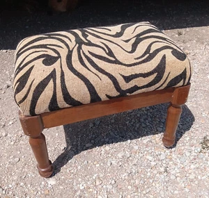 Fußhocker / Hocker Nussbaum Tigermuster (FS147) - Bild 1 von 5