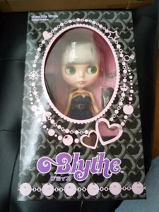 TAKARA CWC Asia Exclusive Neo Blythe Doll Kiss Me True - Picture 1 of 9