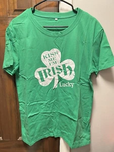 NEW Women’s St Patrick T-shirt Kiss Me I’m Irish Size Large Green Color - Picture 1 of 5
