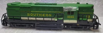 Model Power Southern 6695 Alco RS-11 Diesel Locomotiver HO Scale - Image 1 of 4