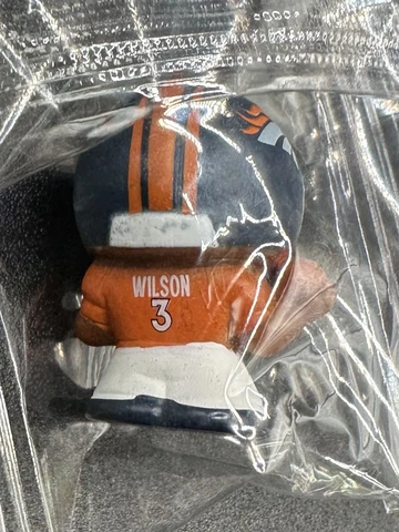 2023 Russell Wilson NFL Teenymates Series 11 NEW Cover