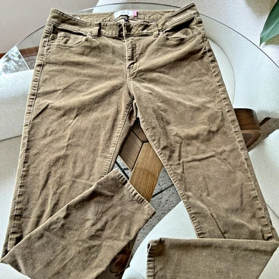 Cabi Style 3567 Skinny Corduroy Jeans Moss Green or Mushroom ? Womens - Size 12 - Image 1 of 4