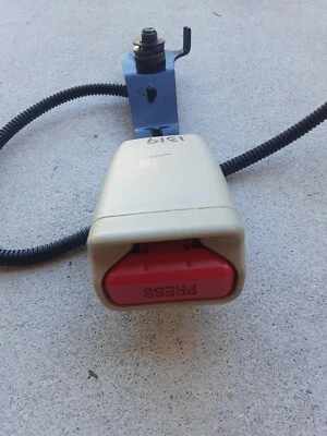 Acura TSX 2009-2014 cinturón de seguridad pasajero delantero derecho hebilla pestillo OEM 1049859* Foto 1 de 4