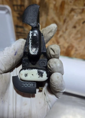 93-97 FORD PROBE GT GTS SE INTERRUPTOR VENTANA ELÉCTRICA BLOQUEO PASAJERO DERECHO DESVANECIDO OEM Foto 1 de 2