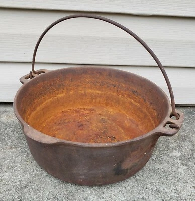 Antique Vintage #8 Cast Iron Dutch Oven Pot 5 Qt USA Primitive Rustic Cabin Camp - Image 1 of 4