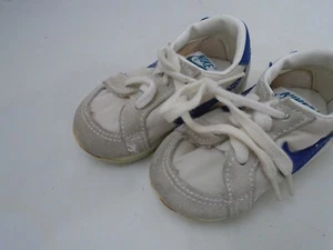 Vintage 1985 Nike Size 2.5 Baby Shoes Made In Rep. Of Korea - Picture 1 of 6