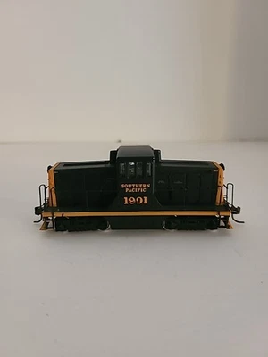 Spectrum Bachmann HO Southern Pacific GE 44t switcher diesel 1901- RUNS - NO BOX - Image 1 of 4