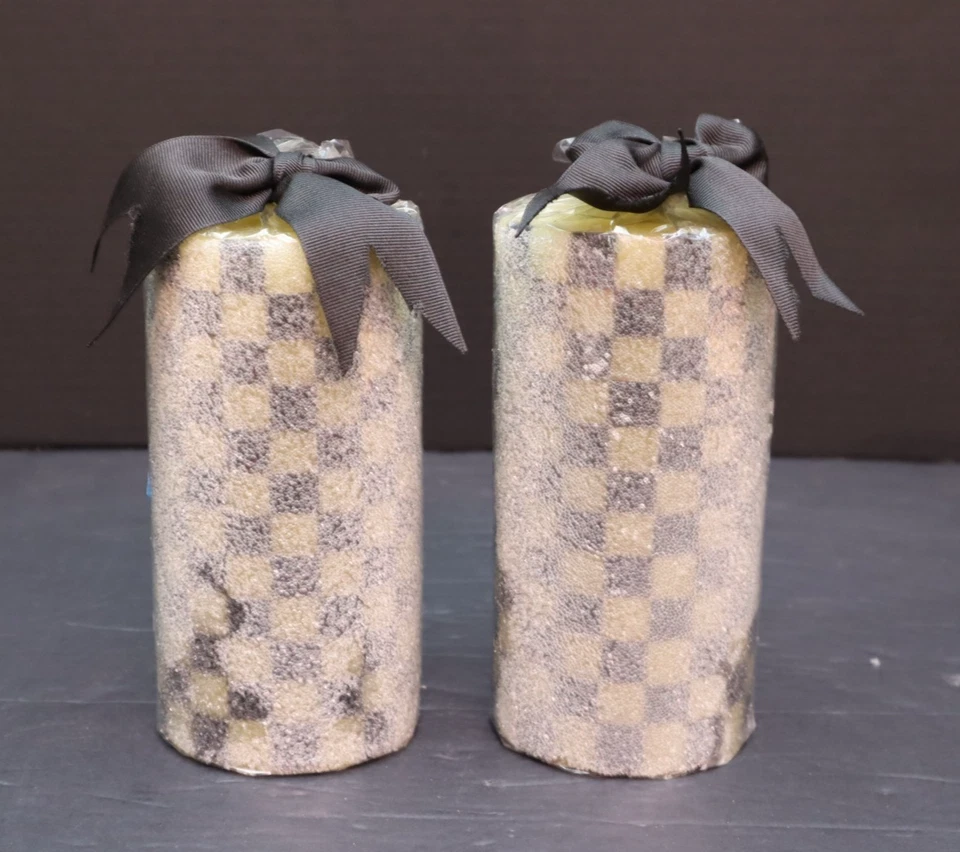 Juego de 2 velas de pilar a cuadros MacKenzie Childs de cera de abejas retirada de 6 x 3" Foto 1 de 4