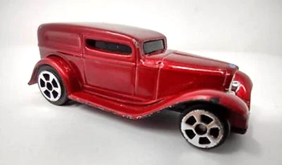 Coche de juguete fundido a presión rojo Maisto 1932 Ford cupé Foto 1 de 4