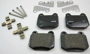 JUEGO DE PASTILLAS DE FRENO TRASERAS MASERATI QUATTROPORTE EXECUTIVE GT 03-06 Y JUEGO DE HARDWARE - Imagen 1 de 5