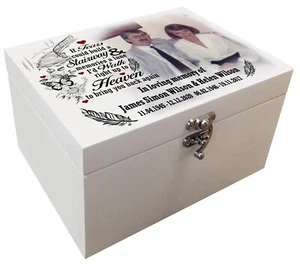 Memory box personalizzato, Keepsake box, Urna in legno bianco per ceneri cremate. - Foto 1 di 14