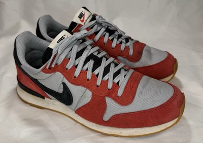 Tênis Nike Internationalist Casual Masculino Tamanho 7.5 Vermelho Cinza CW7635-991 Y2K - Imagem 1 de 4