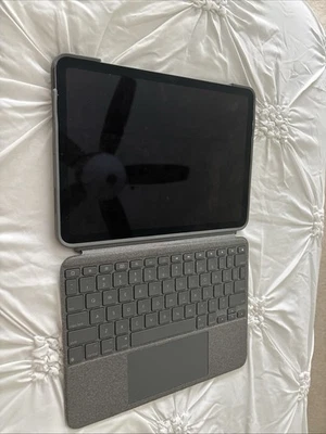 Apple iPad Air (5th Gen) 64GB, WiFi 5G Cellular, 10.9 In, Space Gray - Image 1 of 3