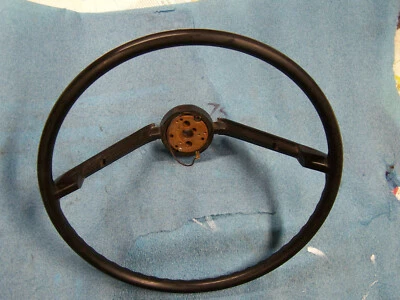 MOPAR 1968 CHRYSLER NEWPORT VOLANTE NEGRO SIN GRIETAS Foto 1 de 4