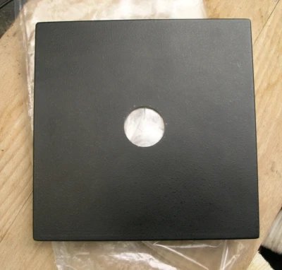 Horseman and sinar fit lens board panel for compur 00 25mm hole 140mmsq - Image 1 of 3