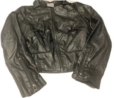 Chaqueta de moto Silence Noise negra pequeña de cuero sintético con cremallera para mujer Foto 1 de 4