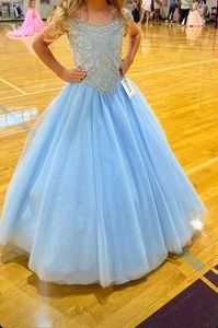 Tiffany Princess Gown Style 13594 – Size 6 – Sky Blue – Worn Once $180 FREE SHIP - Picture 1 of 3