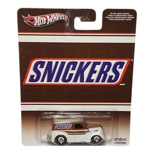 2013 Hot Wheels Snickers Anglia Panel Truck Real Riders 1:64 Diecast New - Picture 1 of 7