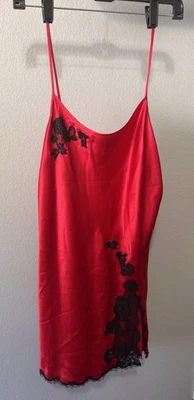 Vintage Y2K Victoria’s Secret‎ Red/Blk Lace Neglige Nightgown - Size Medium - Image 1 of 4