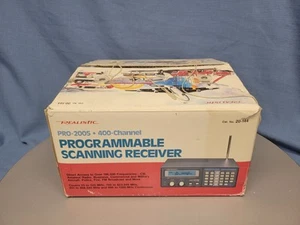 Radio Shack Realistic PRO-2005 400-kanałowy programowalny odbiornik skanujący w pudełku - Zdjęcie 1 z 17