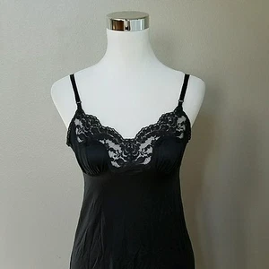 VASSARETTE Lingerie Women's Black Lace Tricot Gown Sleepwear Size 34 / 26" - Picture 1 of 8