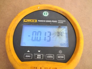 ꙮ FLUKE 700G10 2000 PSIG Pressure Gauge - Picture 1 of 8
