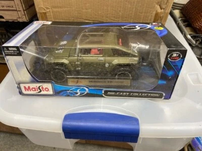2008 Hummer Hx Concept Green SUV 1/18 Maisto NIB In Box - Image 1 of 4
