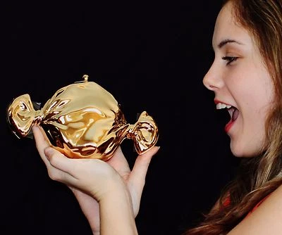 Bolso clutch Judith Leiber Couture Butterscotch Candy dorado y PILLBOX azul CRISTAL Foto 1 de 4