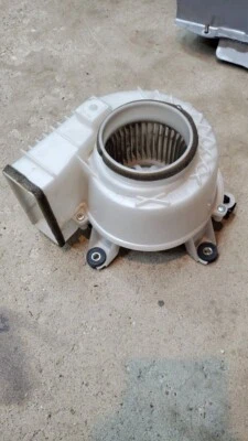 Ventilador de refrigeración híbrido a batería Toyota Camry y Lexus ES300h 2012-2016 G9230-33030 Foto 1 de 4