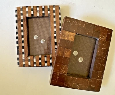 2 mini molduras de madeira em mosaico Twos Company - Imagem 1 de 4