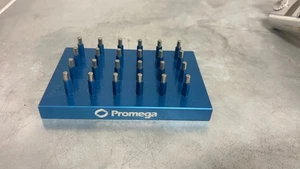 Promega V3031 Tiefbrunnen MagnaBot 96 Magnettrenngerät - Bild 1 von 3