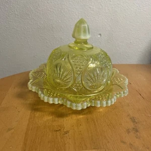 VTG Vaseline Glass Covered Round Butter Dish Dome Lid GLOWS Psychedelic - Picture 1 of 7