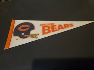 Vintage 1970s NFL Da Chicago Bears Old Logo Mini Felt Football Pennant 9”x 4" - Picture 1 of 2